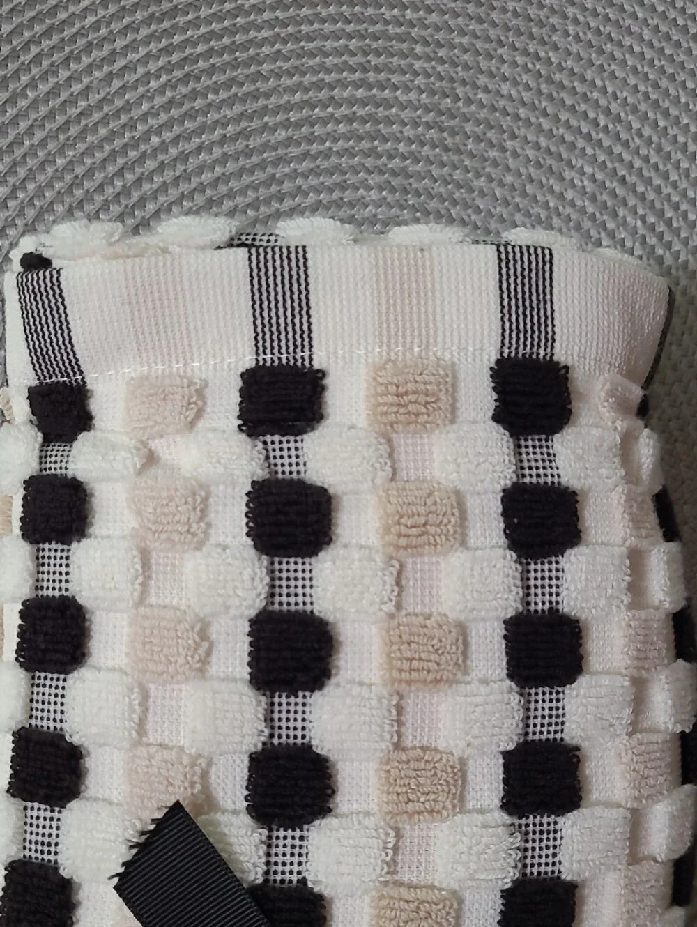 DKNY Maya Tile Hand Towel Set